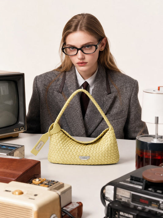 Why Do Some Bags Look Ordinary Yet Keep Catching Your Eye?