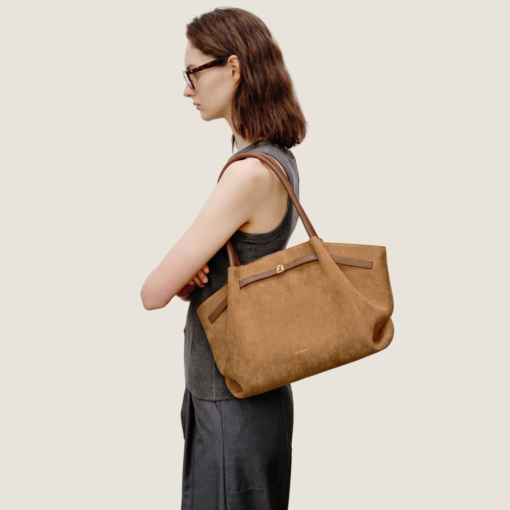 Pleats Trapeze Large Bag