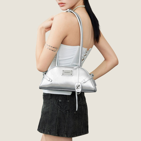Trapeze baguette bag