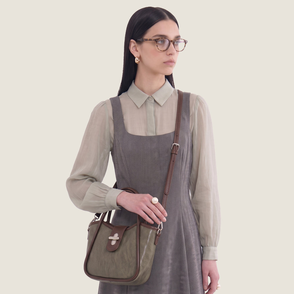 Frame Turn Lock Bag